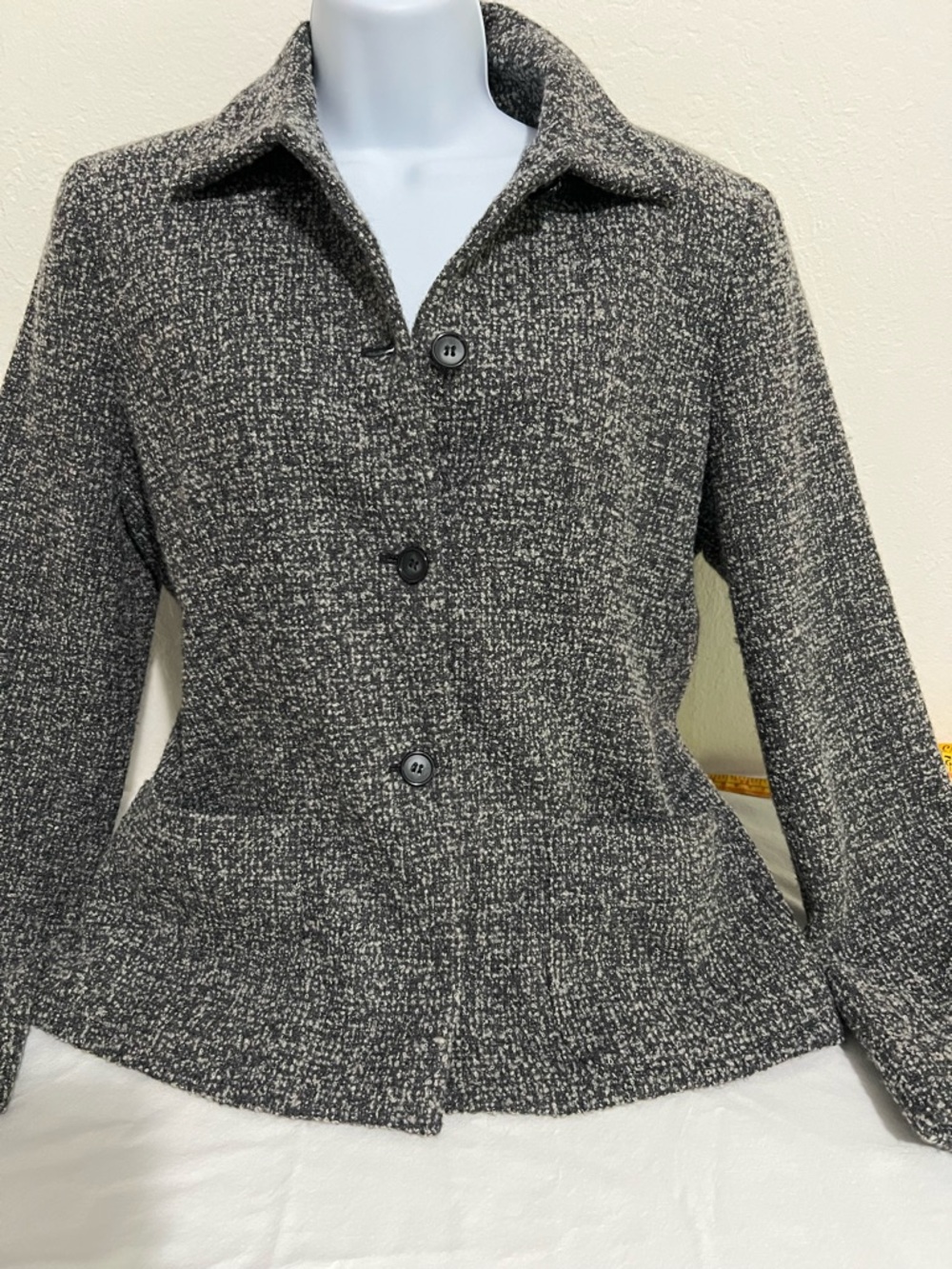 Jones New York - Classic Women's Gray Bouclé Jacket Size 8